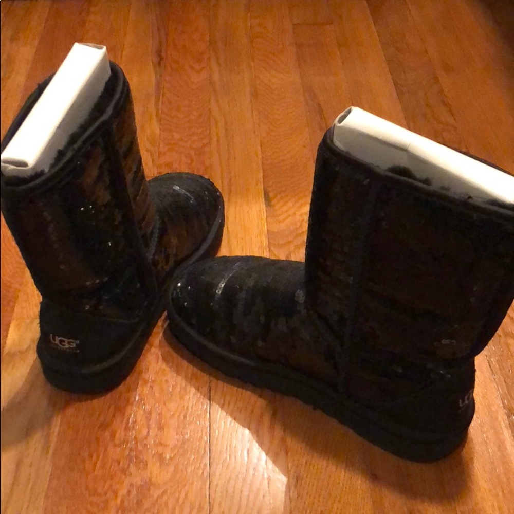 UGG Australia Black sequin short UGGS size 7